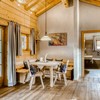 Essbereich im Privat Spa Chalet im Naturresort Puradies