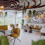 Gourmetrestaurant Ess:enz mit Wandgemälde, Naturresort Puradies in Leogang