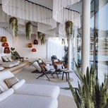 Ruheraum im Heaven Spa mit Hängepflanzen im Winter, Puradies Leogang