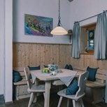 Essecke mit Eckbank im Chalet, Puradies Leogang