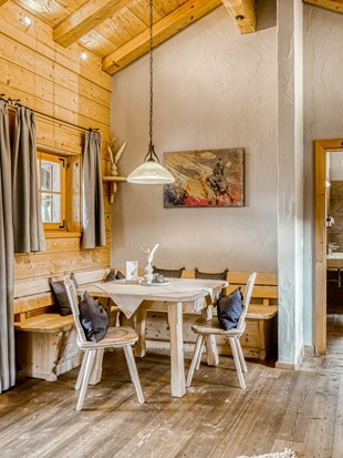 Essbereich im Privat Spa Chalet im Naturresort Puradies Essbereich im Privat Spa Chalet im Naturresort Puradies