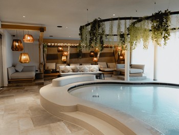 Kinderpool im Heaven Spa mit Lounge-Bereich, Puradies Leogang